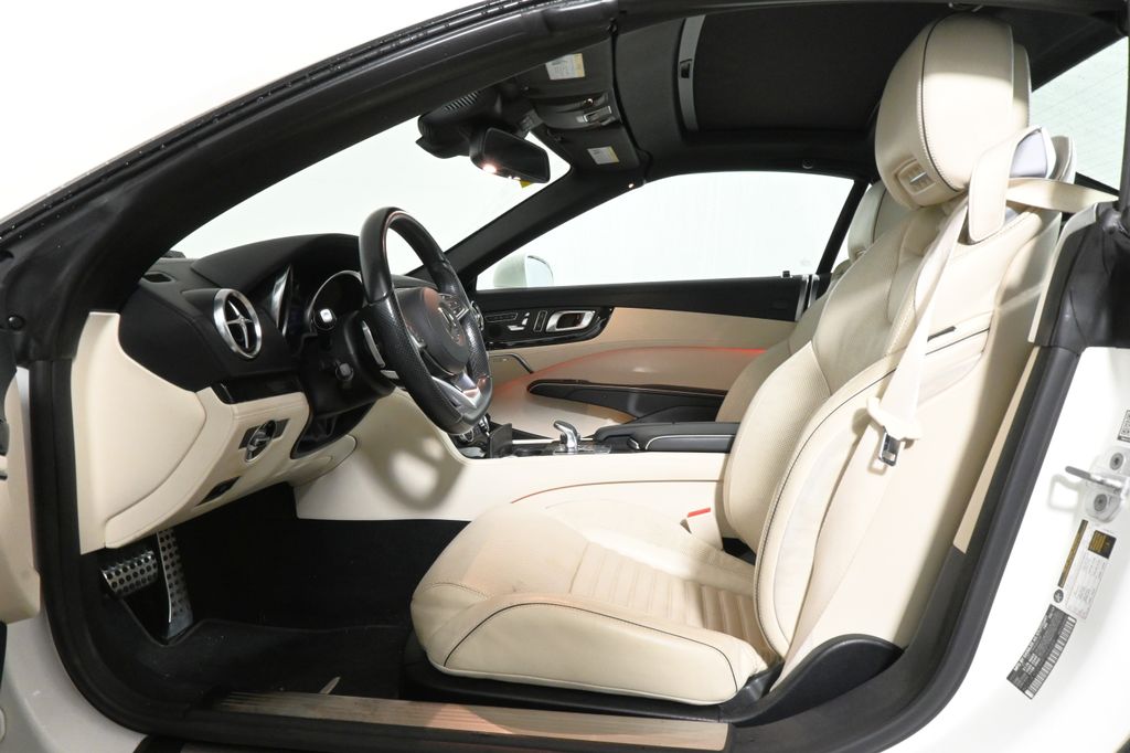 Thumbnail: 2017 Mercedes-Benz SL-Class - 3