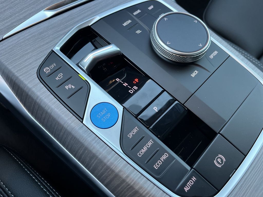 Thumbnail: 2025 BMW i4 - 20