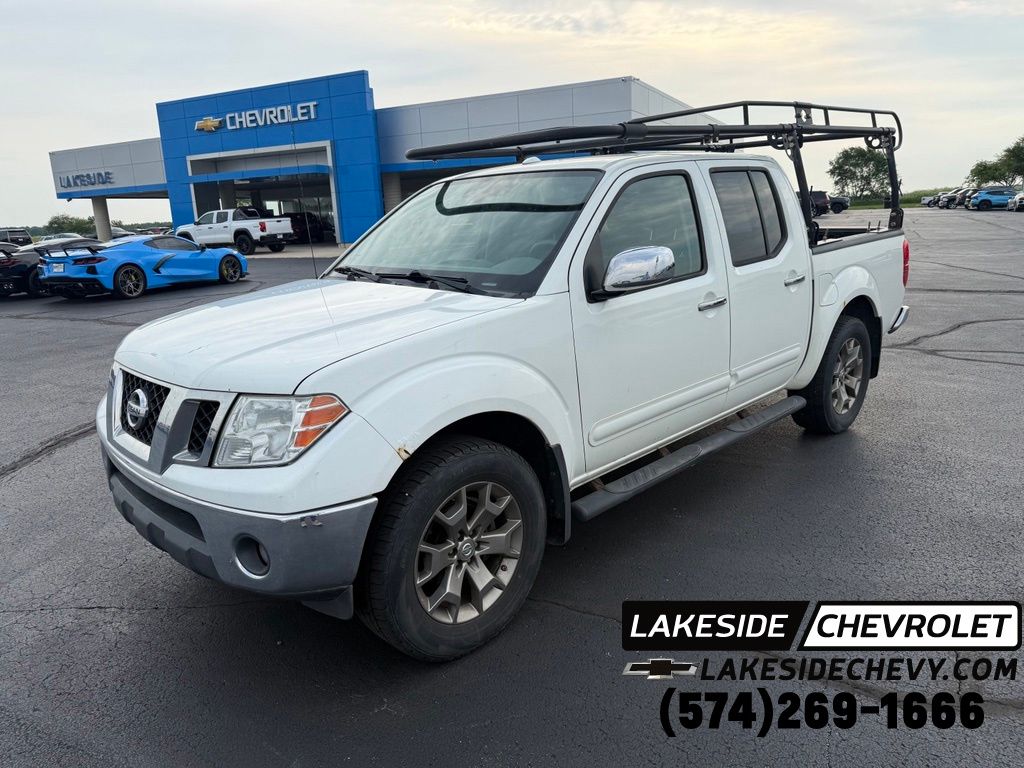 Glacier White 2015 Nissan Frontier SL Crew Cab 4WD Pickup Truck Four-Wheel Drive 5-Speed Automatic Overdrive
