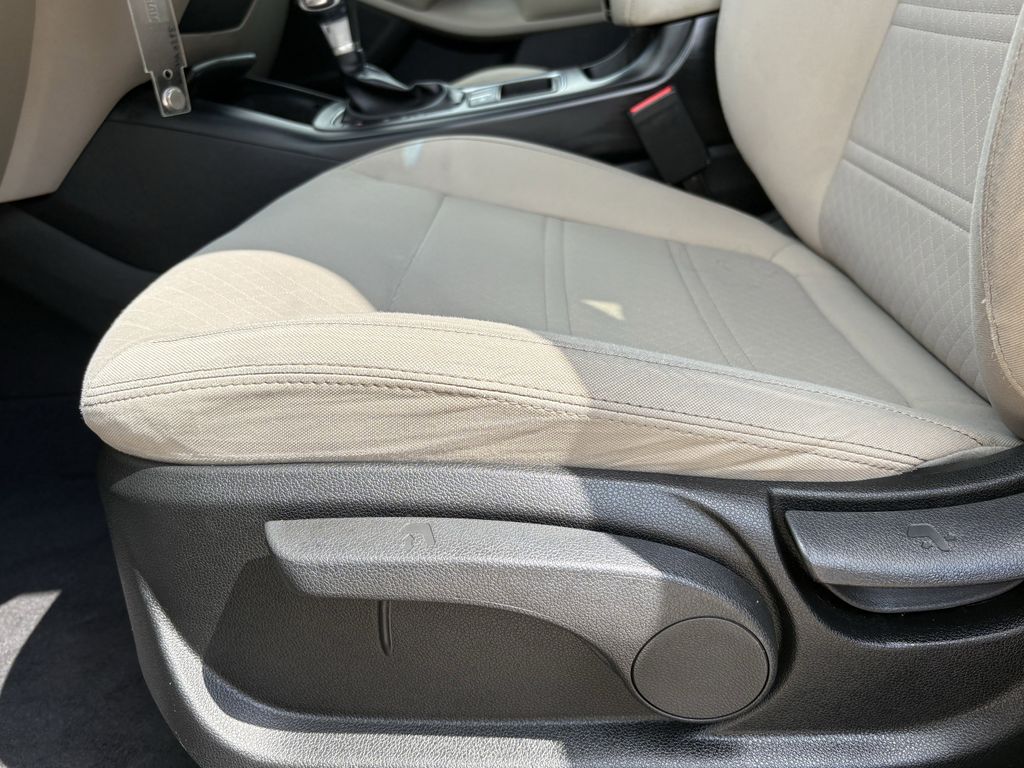 Used 2019 Dragon Brown Kia LX image 13