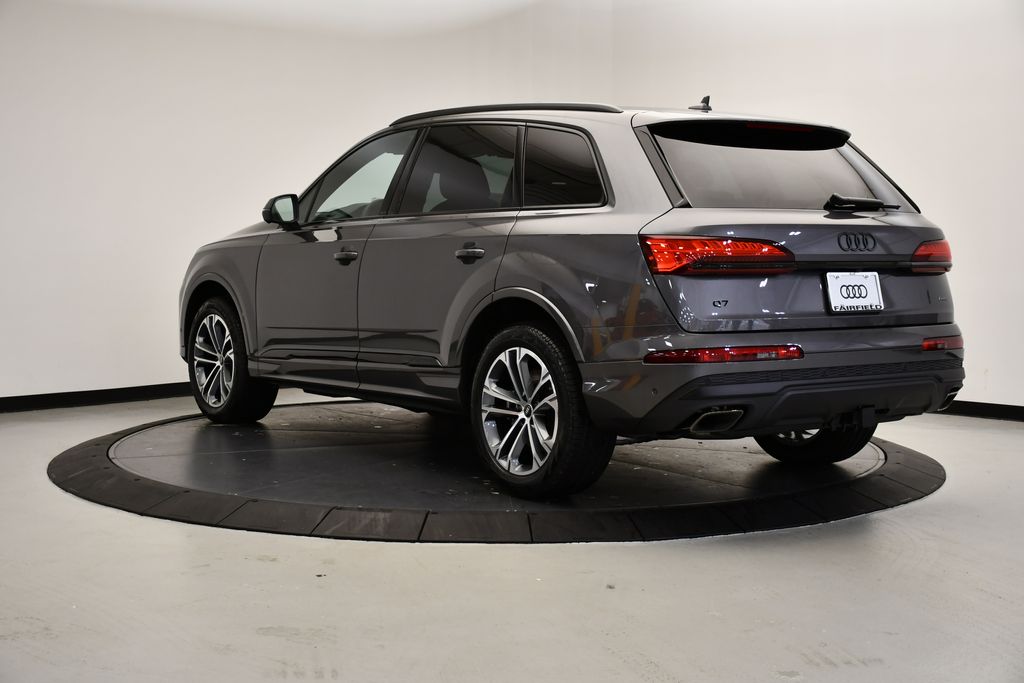 Thumbnail: 2026 Audi Q7 - 3