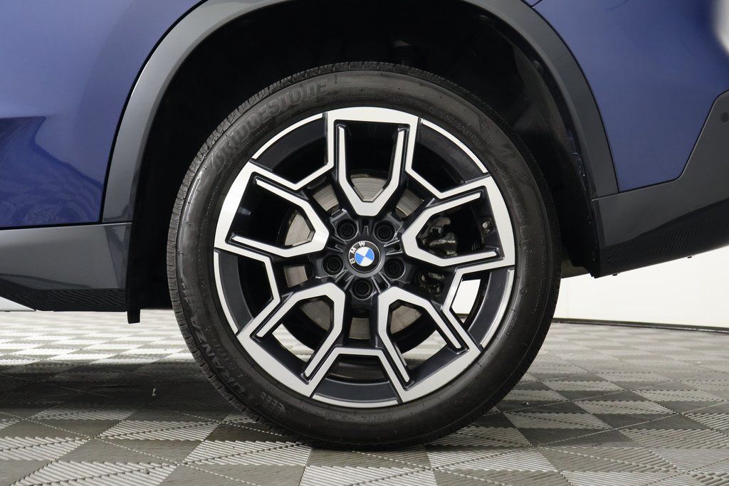Thumbnail: 2025 BMW X1 - 17