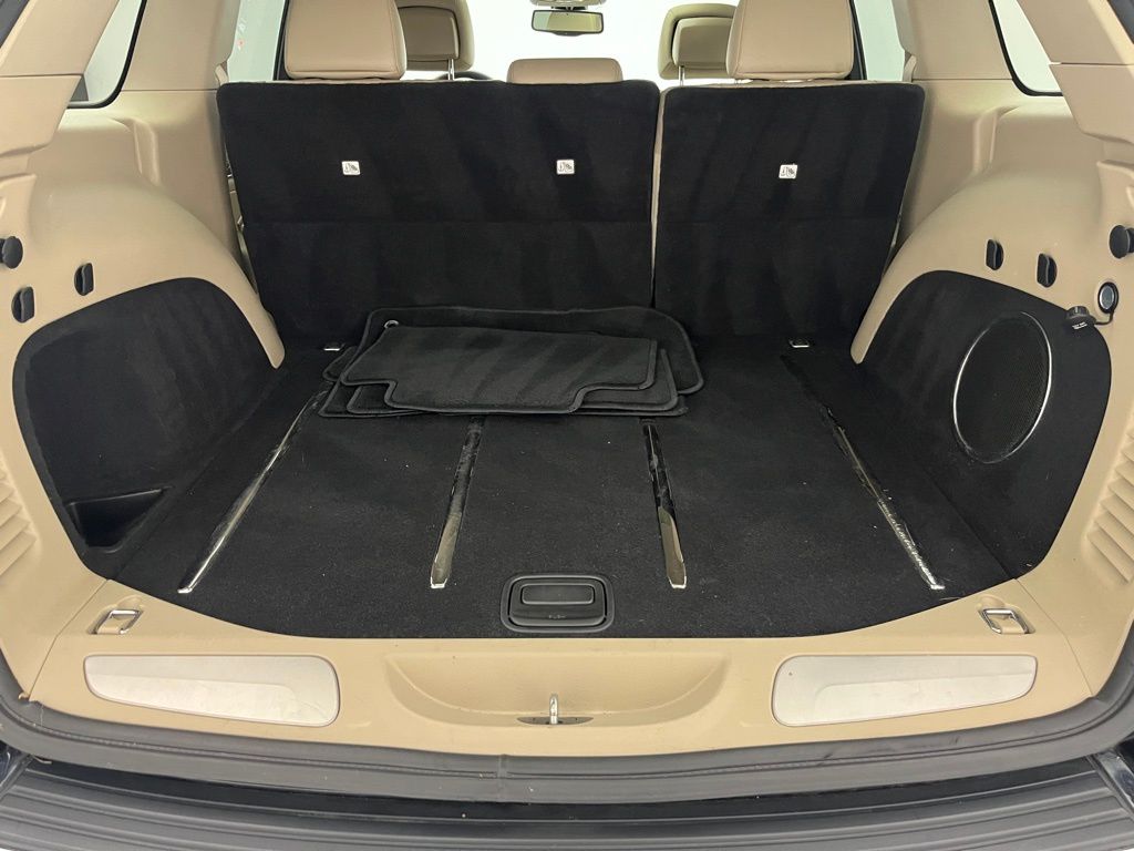 Thumbnail: 2013 Jeep Grand Cherokee - 28