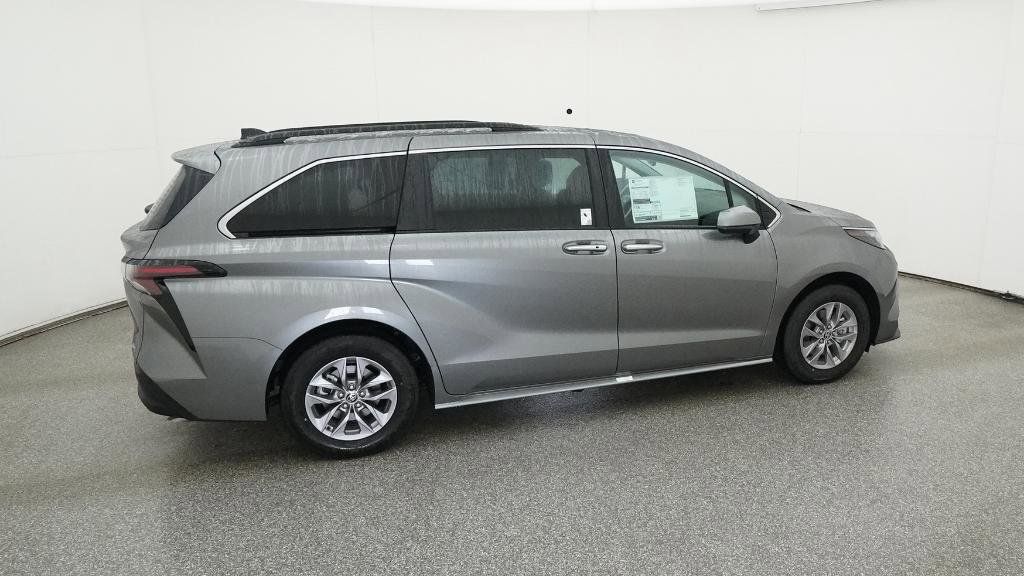 Thumbnail: 2026 Toyota Sienna - 20