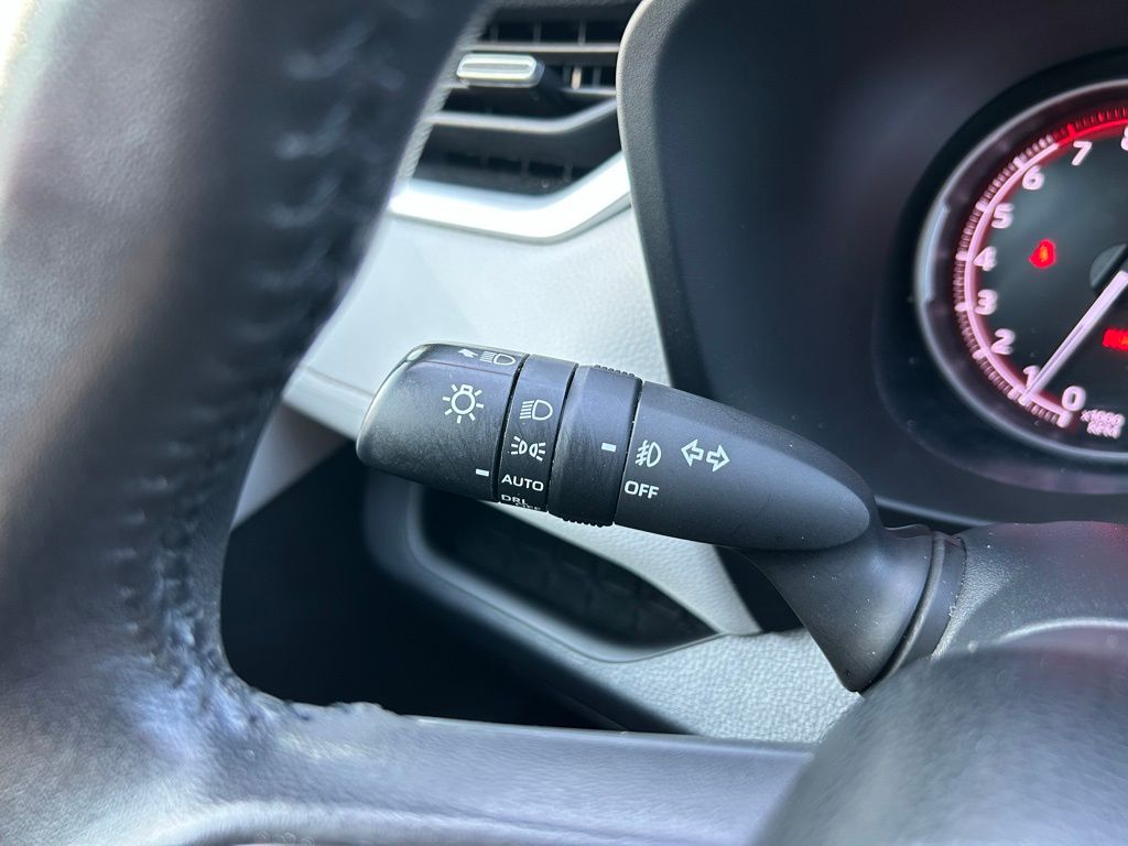 2023 Toyota RAV4 XLE Premium 22