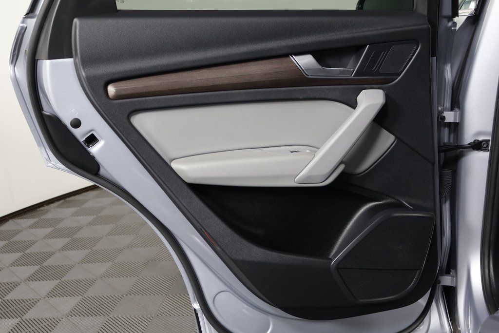Thumbnail: 2021 Audi Q5 - 13