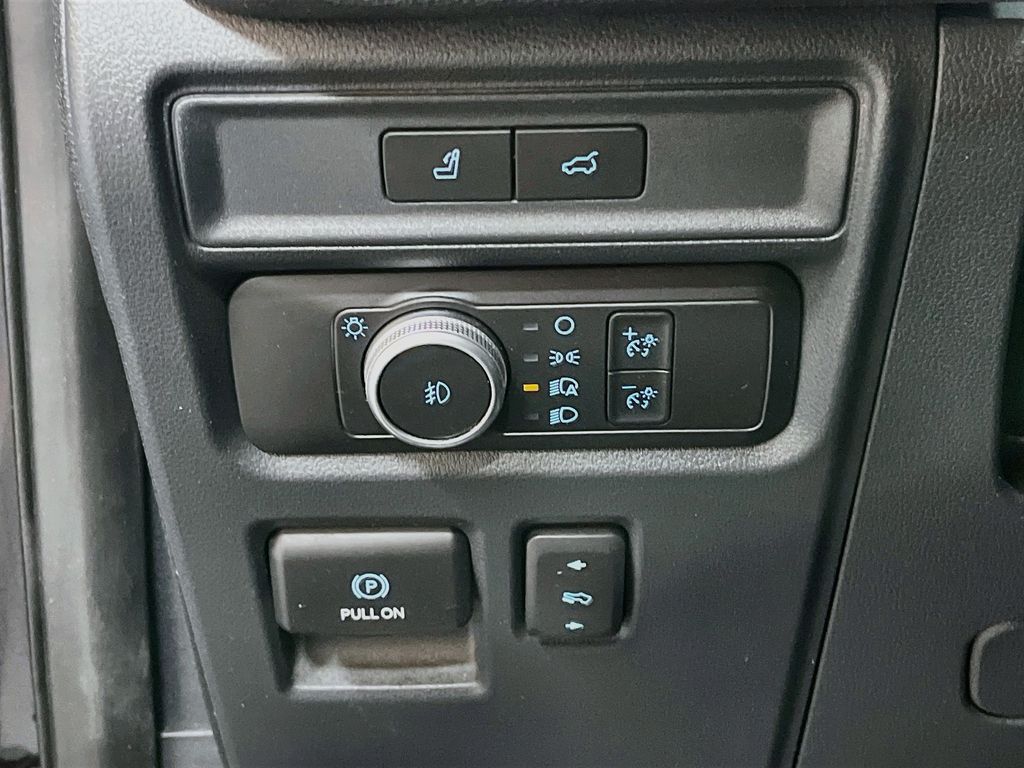 Used 2022 Black Metallic Ford Limited image 10
