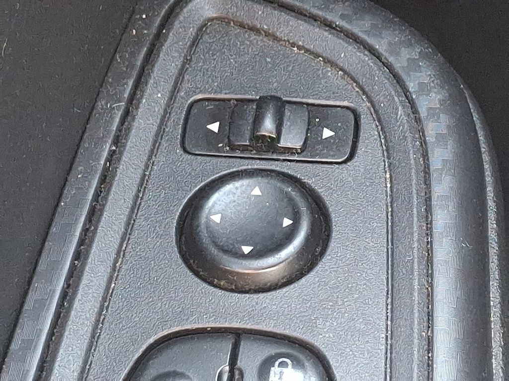 2020 Nissan Versa 1.6 SV 25
