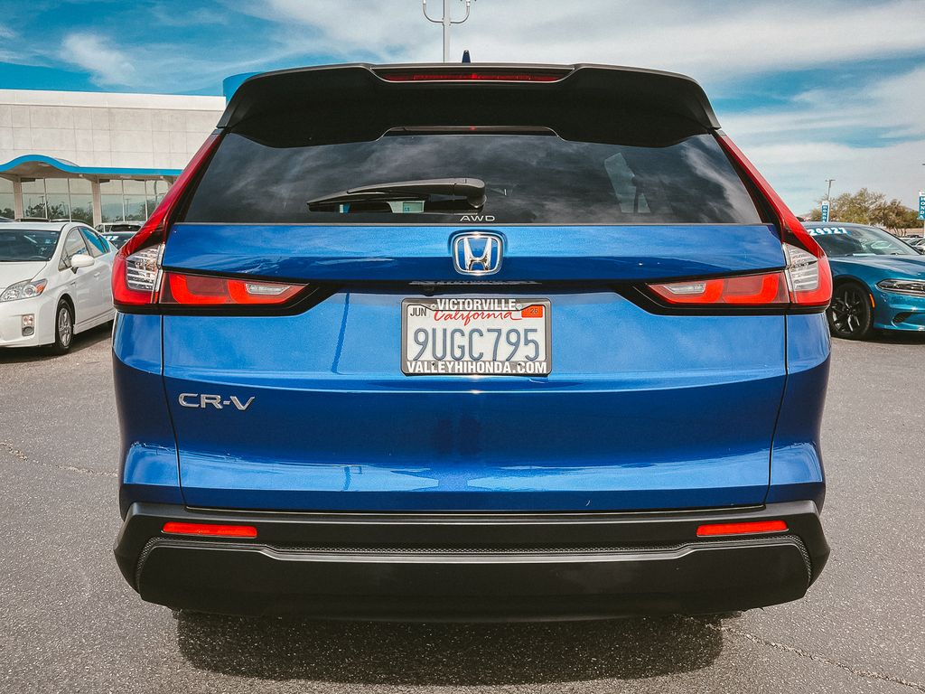 View vehicle photo 5