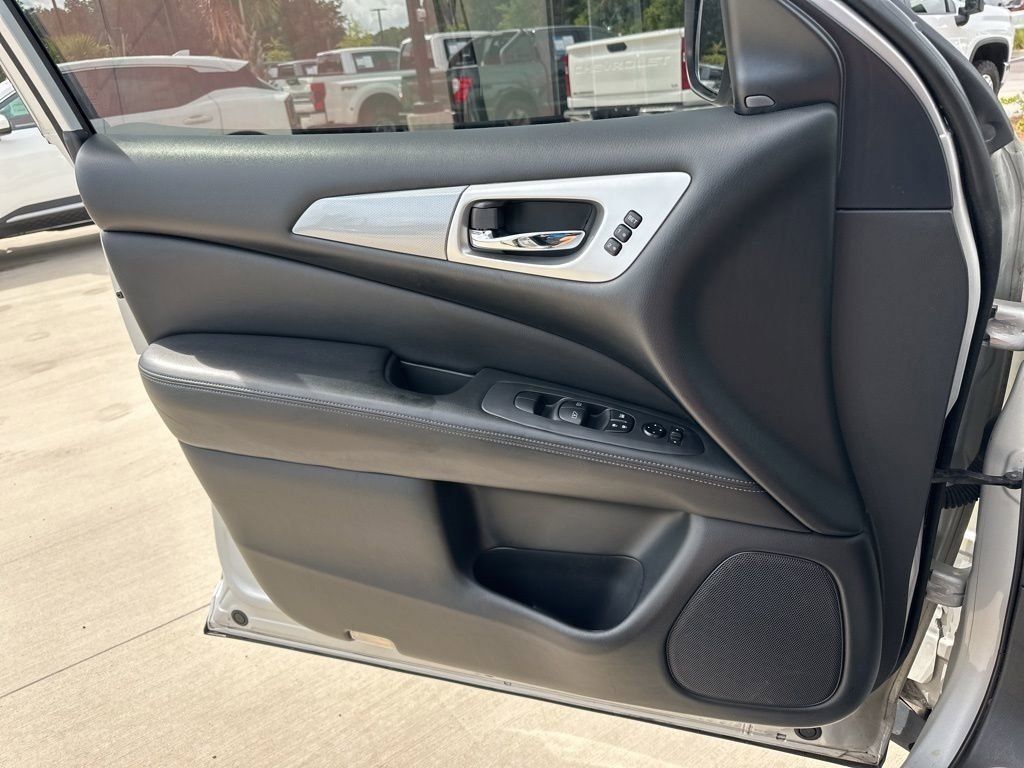 2020 Brilliant Silver Metallic Nissan Pathfinder SL 4X4 SUV