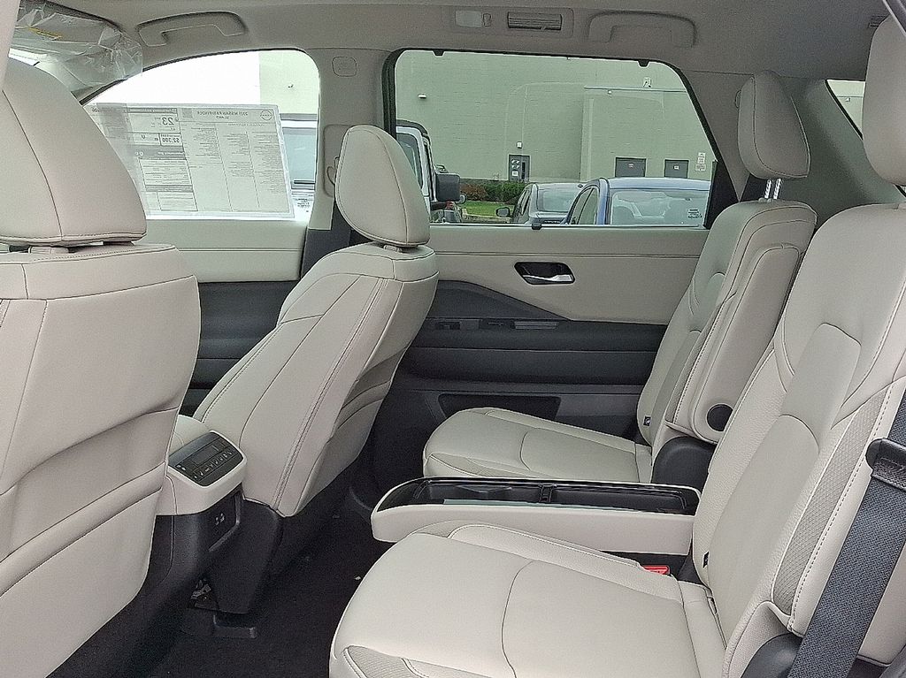 Thumbnail: 2025 Nissan Pathfinder - 8