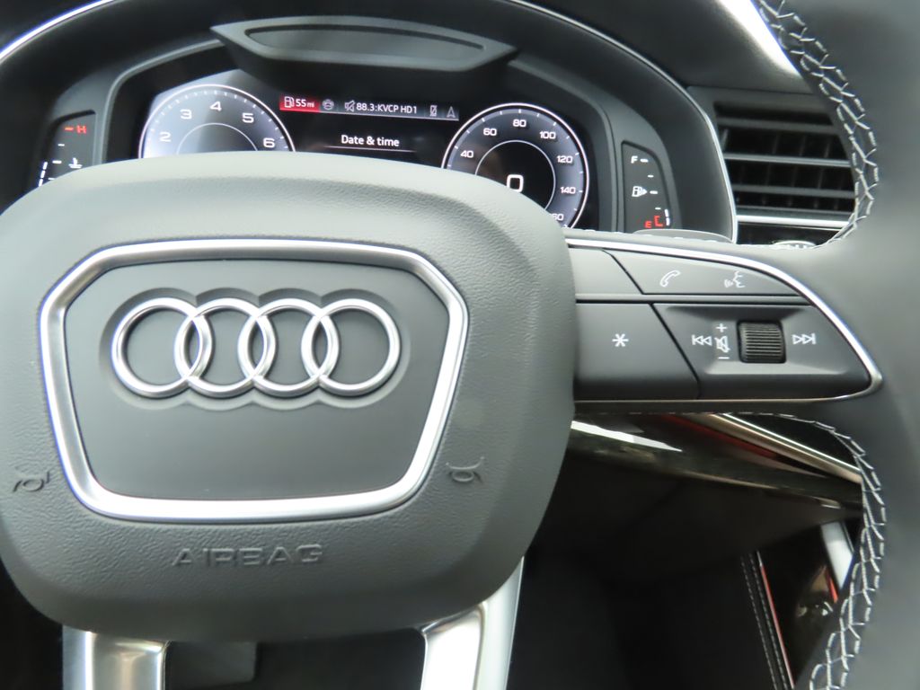 Thumbnail: 2025 Audi Q8 - 12