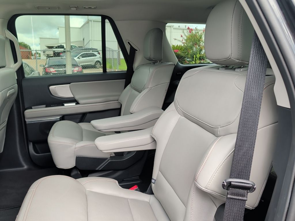 2025 Agate Black Metallic Ford Expedition Active RWD SUV