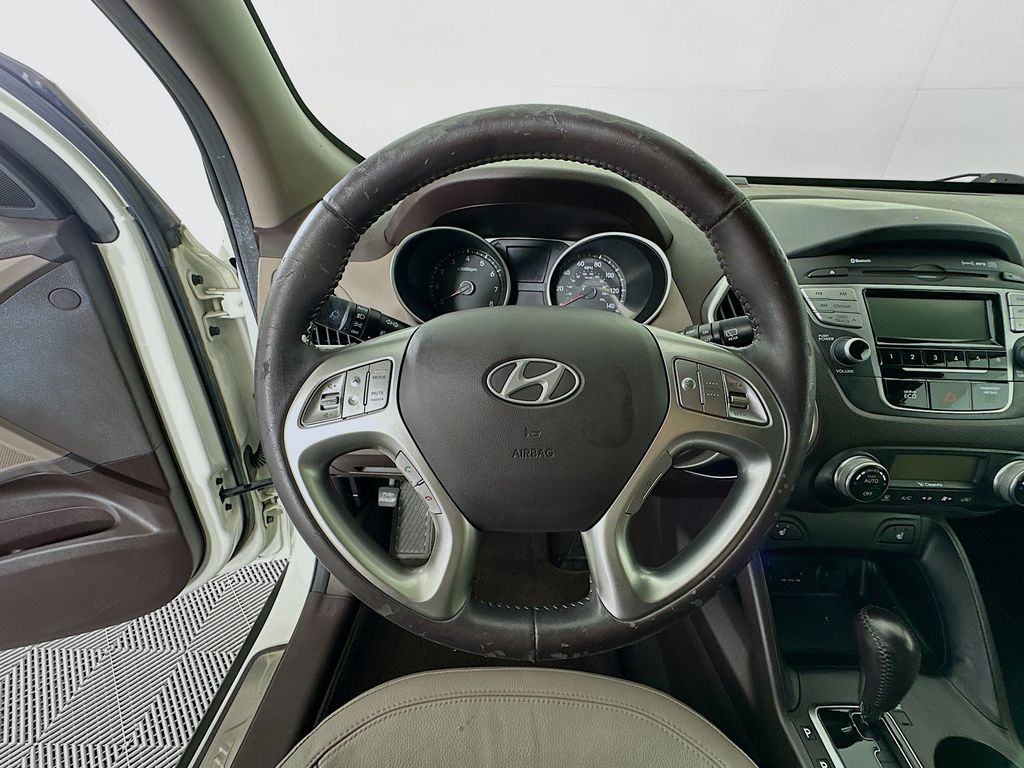 Thumbnail: 2012 Hyundai Tucson - 11
