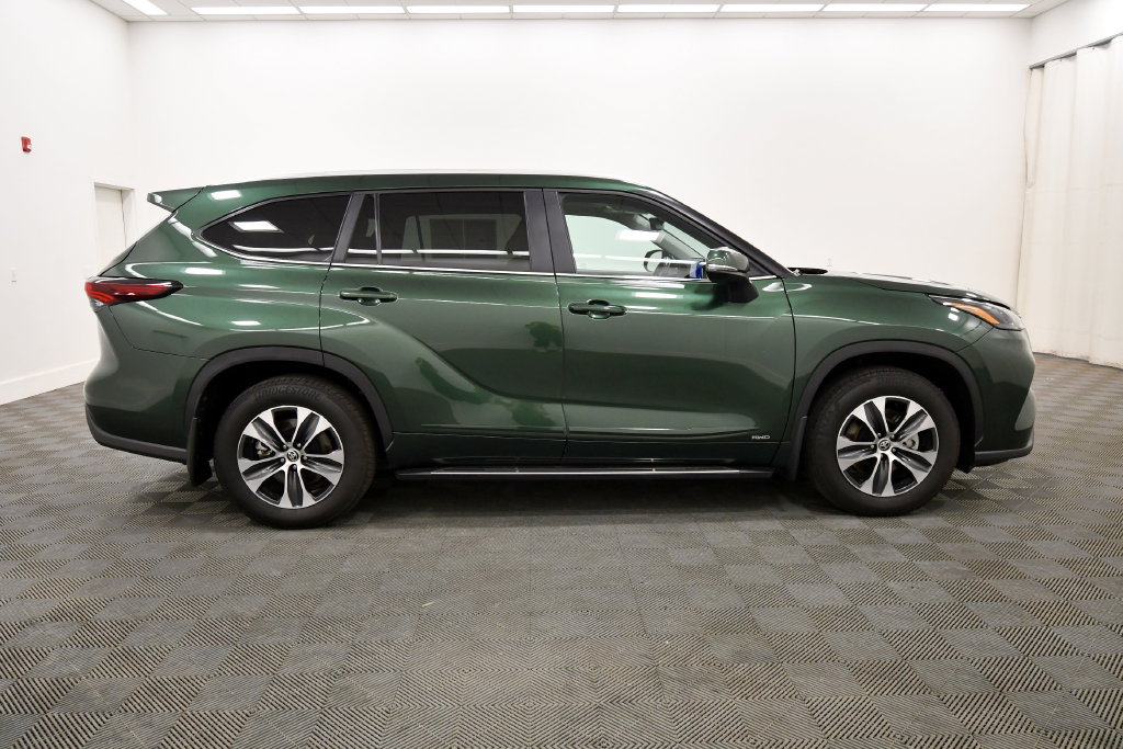 Used 2025 Toyota Highlander Hybrid SUV