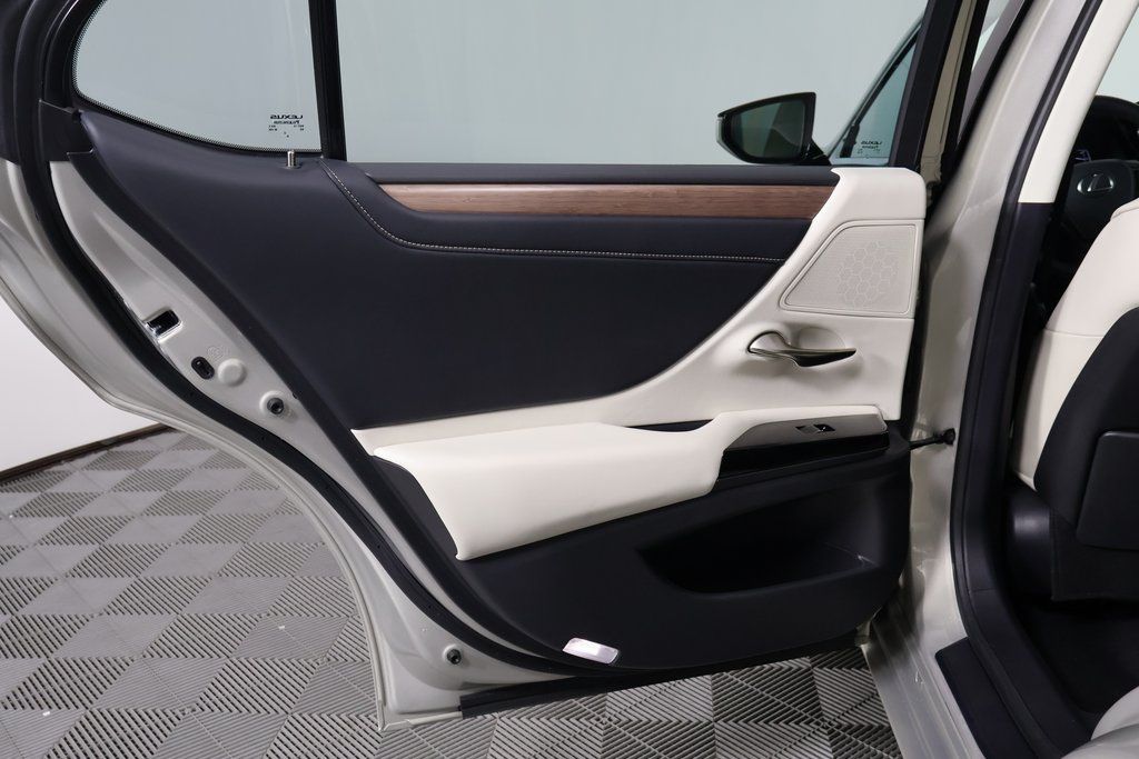 2025 Lexus ES 350 13