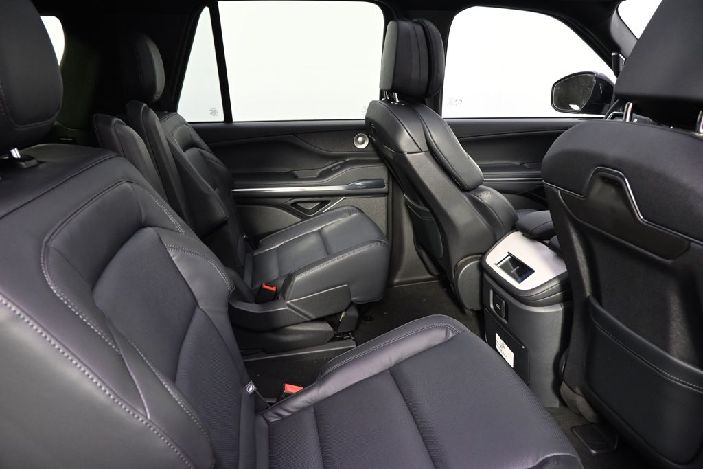 New 2026 Black Lincoln Reserve image 18