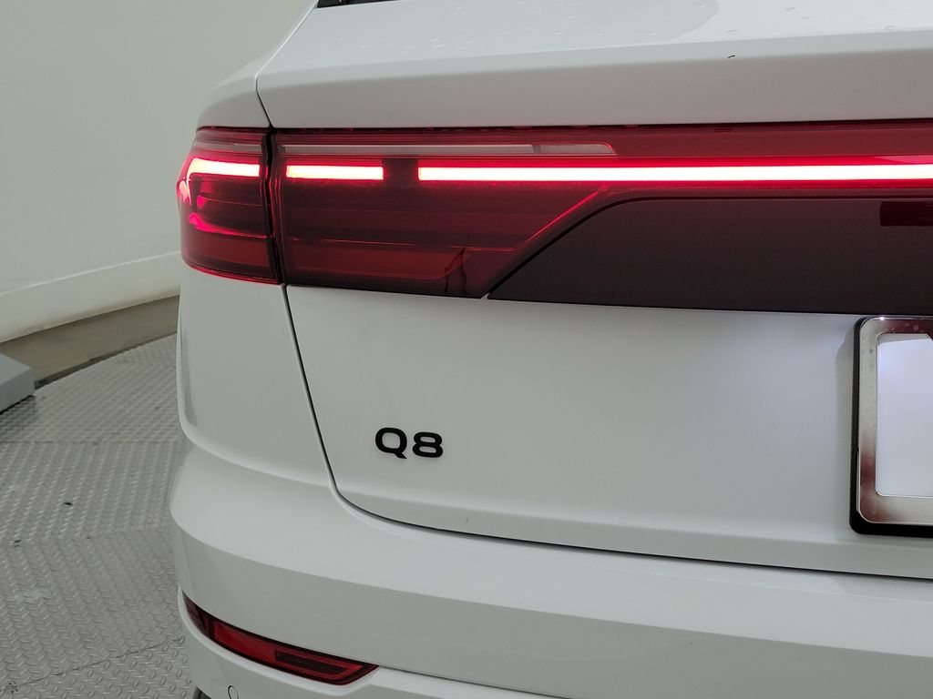 Thumbnail: 2026 Audi Q8 - 9