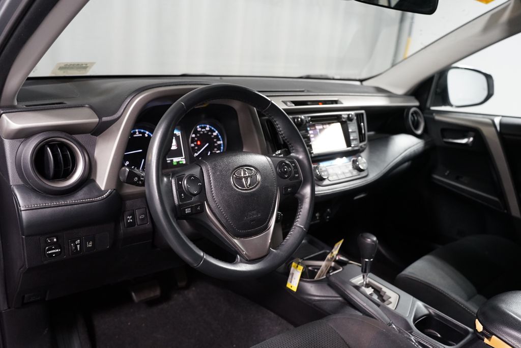 Thumbnail: 2018 Toyota RAV4 - 7