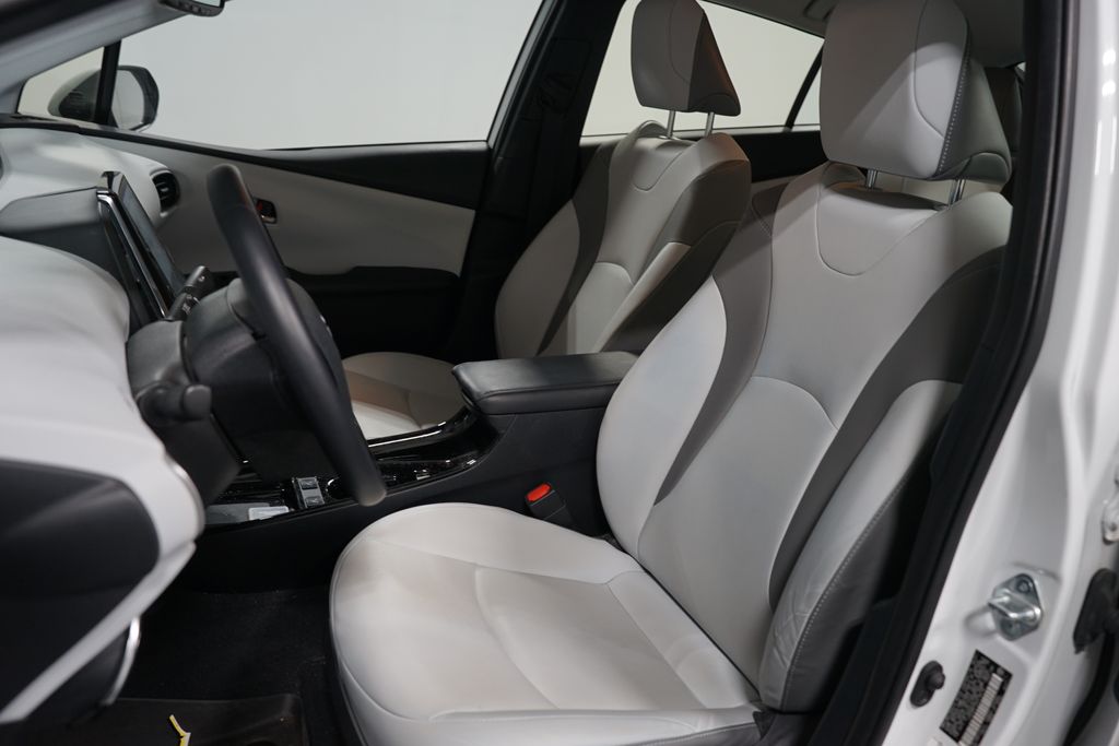 Thumbnail: 2022 Toyota Prius Prime - 6