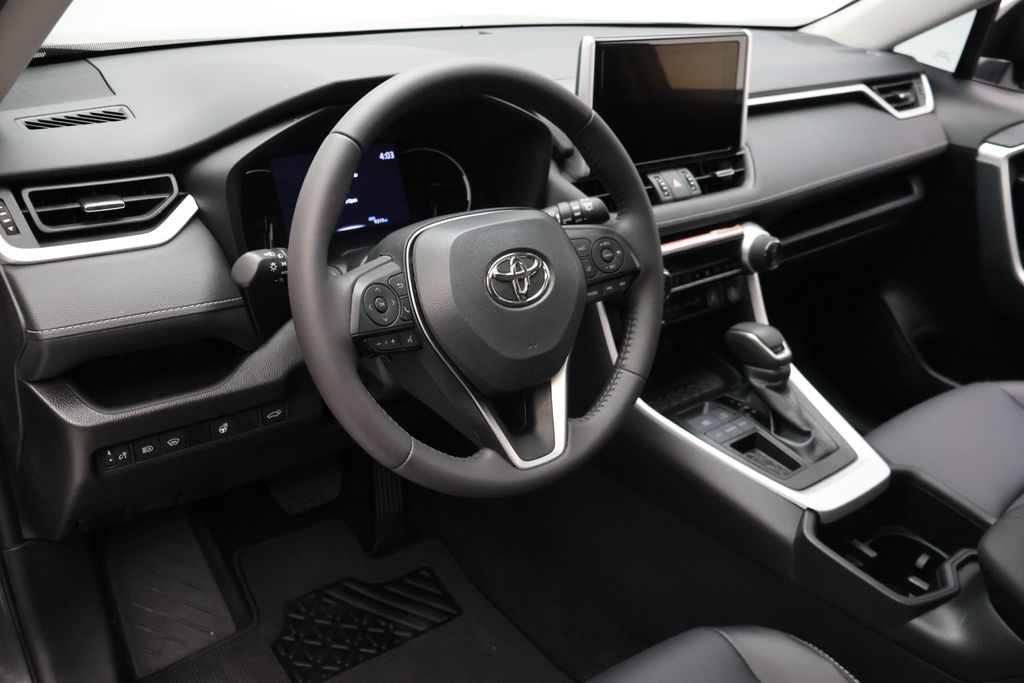 Thumbnail: 2025 Toyota RAV4 - 15