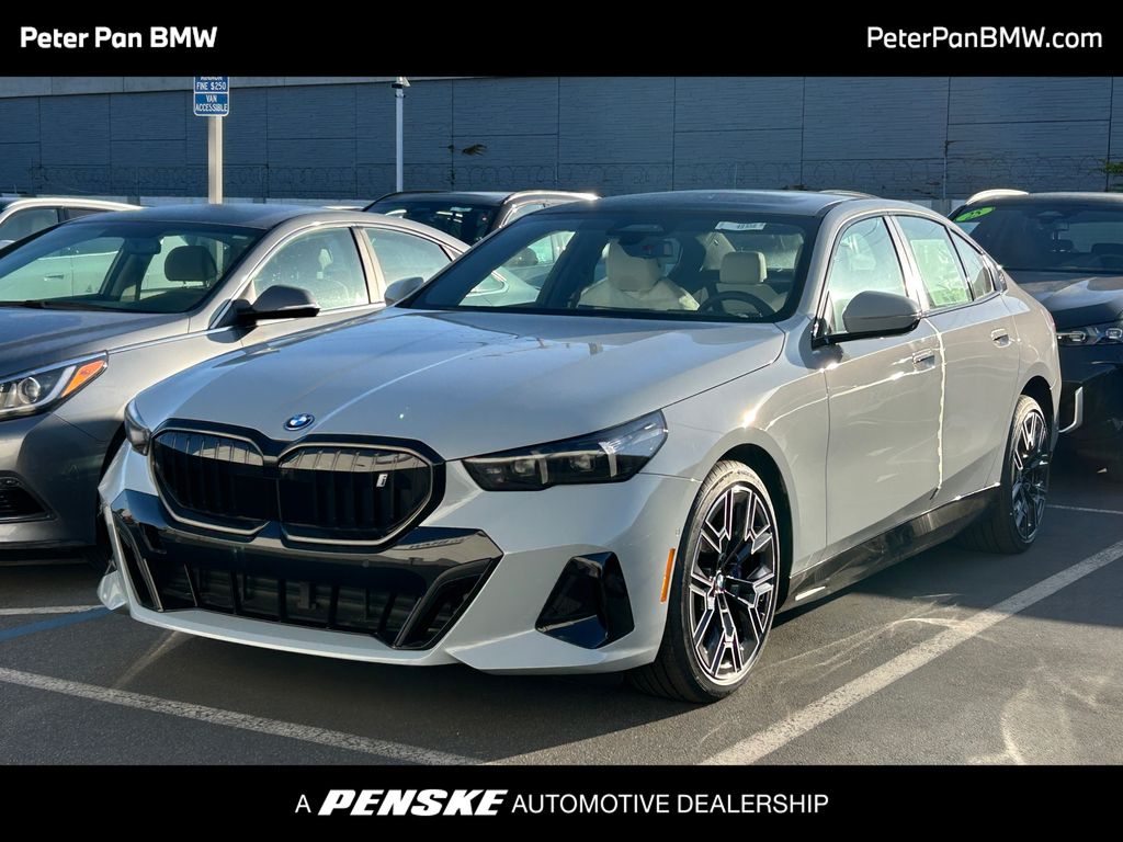 2026 BMW i5 eDrive40 Hero Image