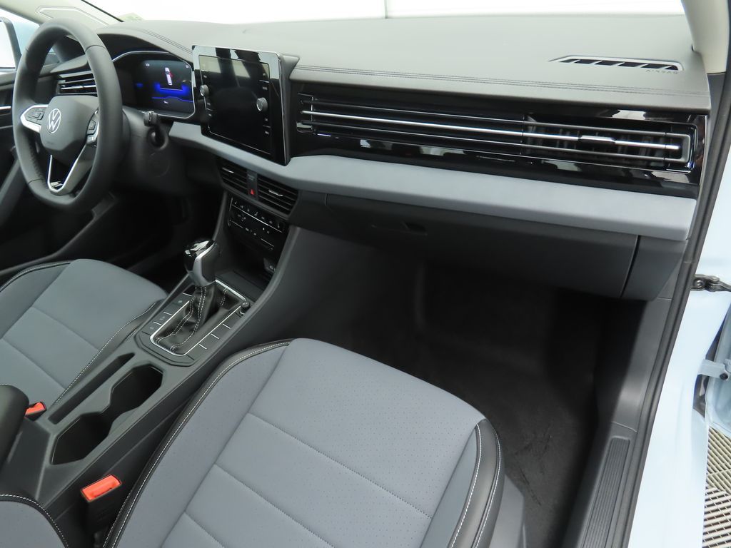 Thumbnail: 2026 Volkswagen Jetta - 17