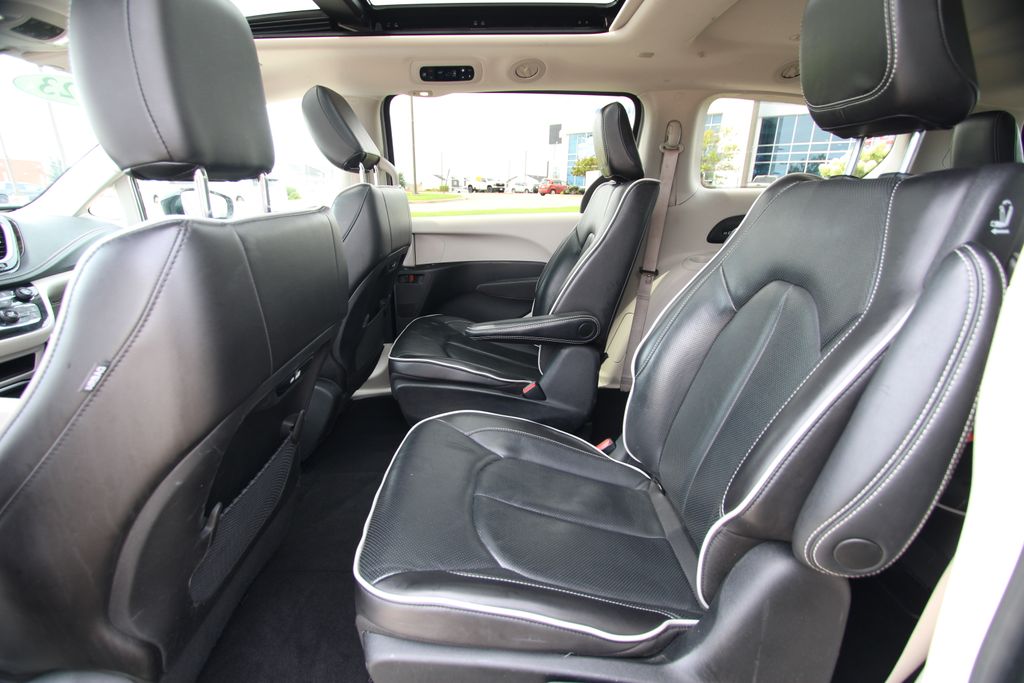 Used 2023 Chrysler Pacifica Hybrid Van