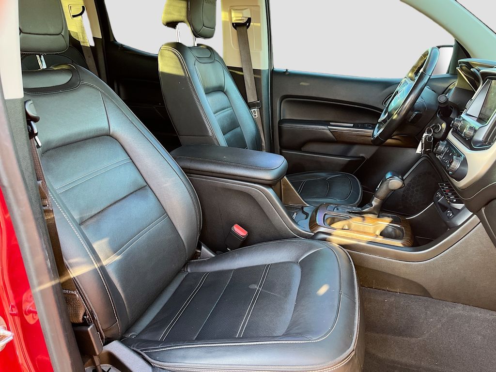 Used 2019 Red GMC Denali image 27