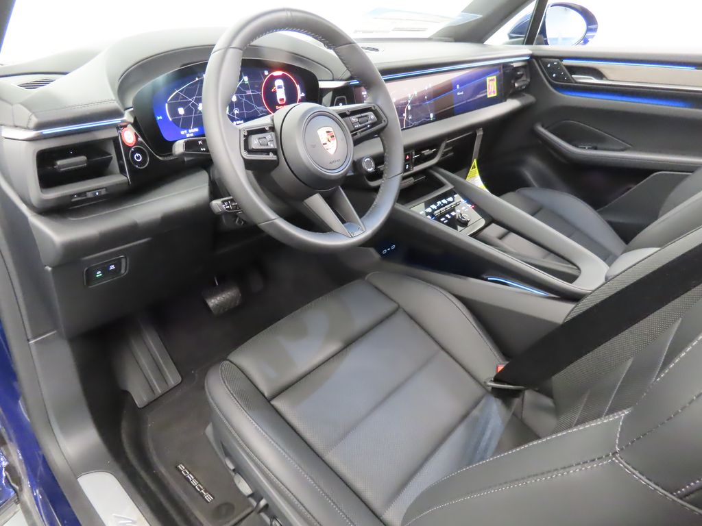 Thumbnail: 2024 Porsche Macan - 4