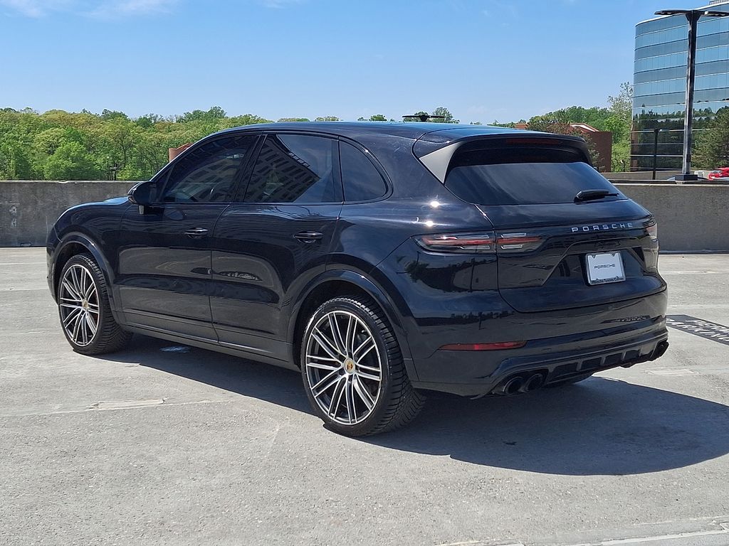 Thumbnail: 2022 Porsche Cayenne - 10