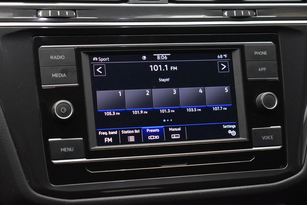 Thumbnail: 2024 Volkswagen Tiguan - 16