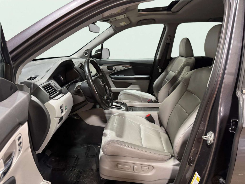 Certified Used 2019 Modern Steel Metallic Honda EX-L image 24
