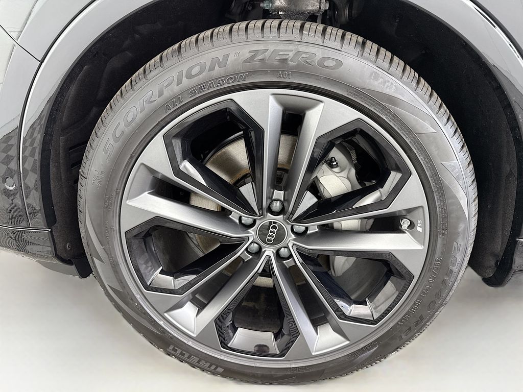 Thumbnail: 2026 Audi Q7 - 31