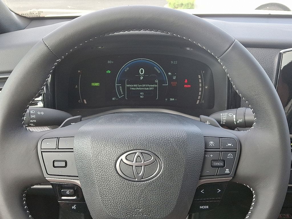 2025 Toyota Camry SE 7