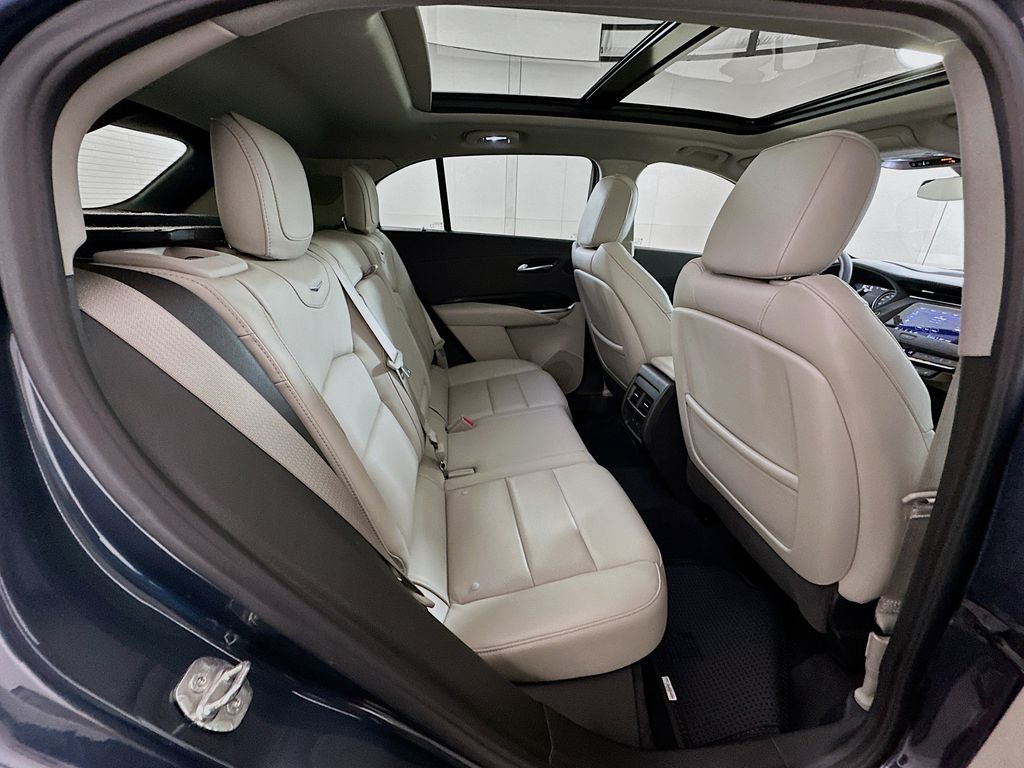 Thumbnail: 2021 Cadillac XT4 - 27