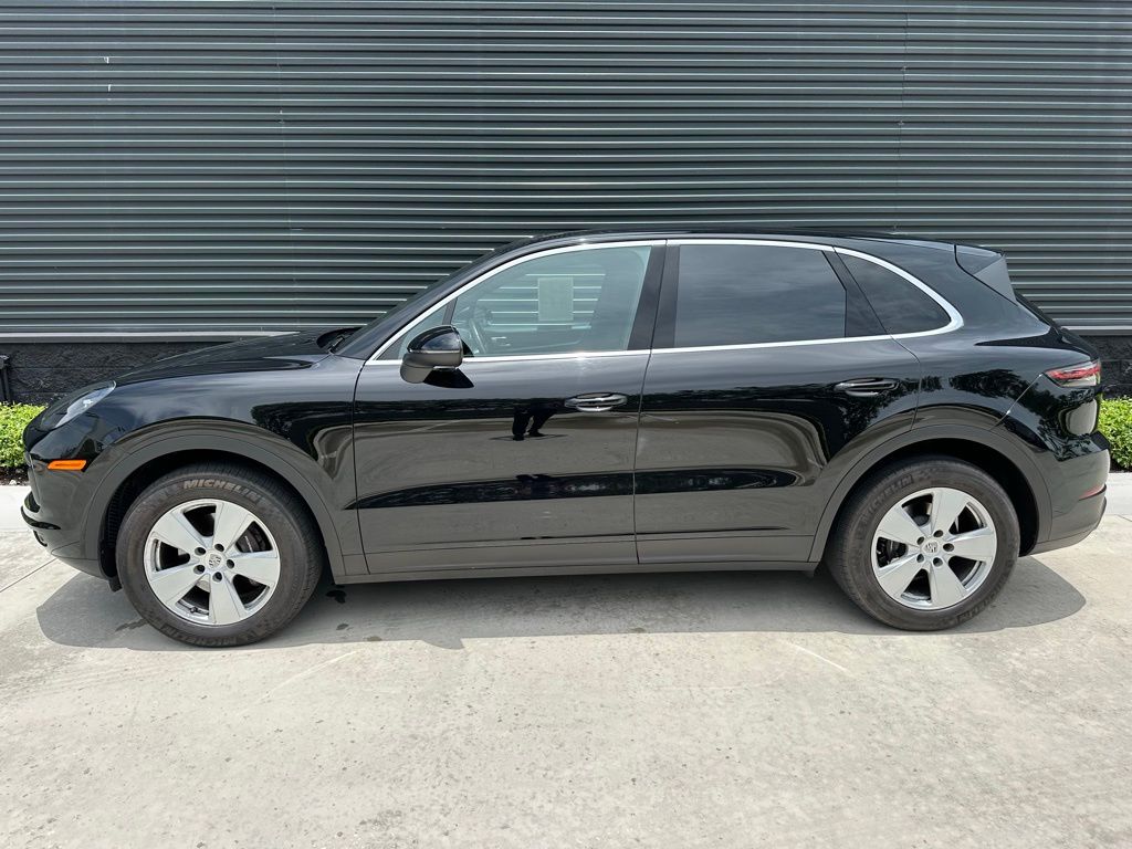 Thumbnail: 2019 Porsche Cayenne - 2