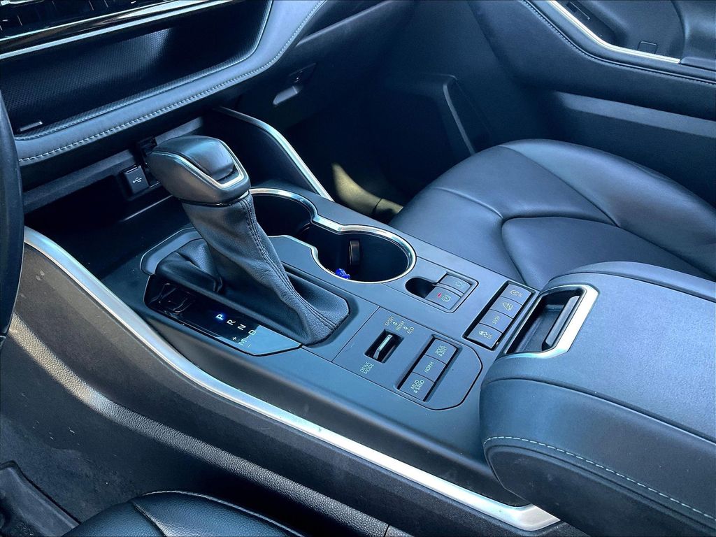 2021 Toyota Highlander — photo 20