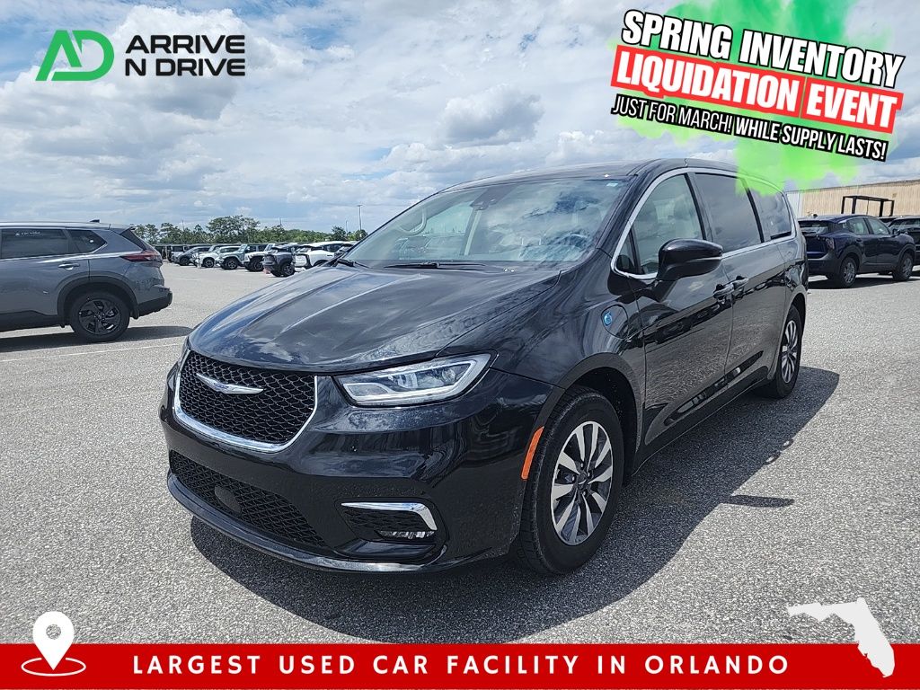 Brilliant Black Crystal Pearlcoat 2023 Chrysler Pacifica Hybrid Touring L FWD Minivan Front-Wheel Drive Continuously Variable Transmission