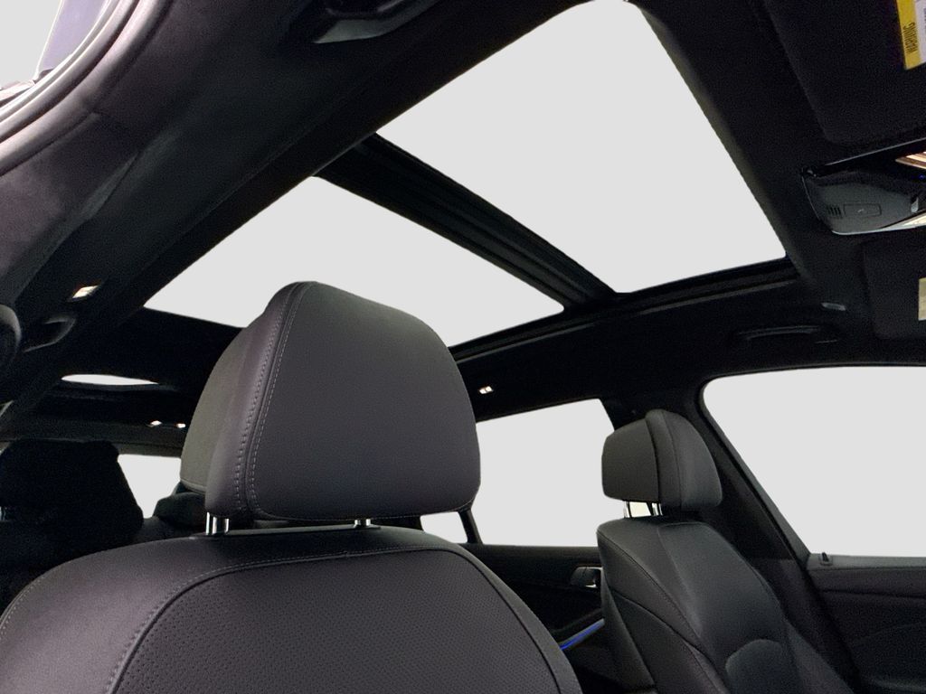 Thumbnail: 2021 BMW X7 - 17