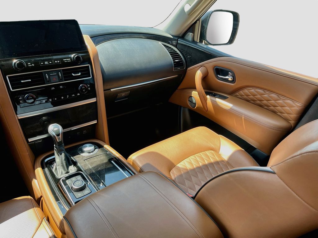 Used 2024 Gray INFINITI Sensory image 25