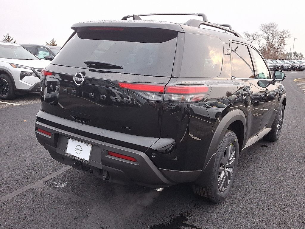 Thumbnail: 2025 Nissan Pathfinder - 5