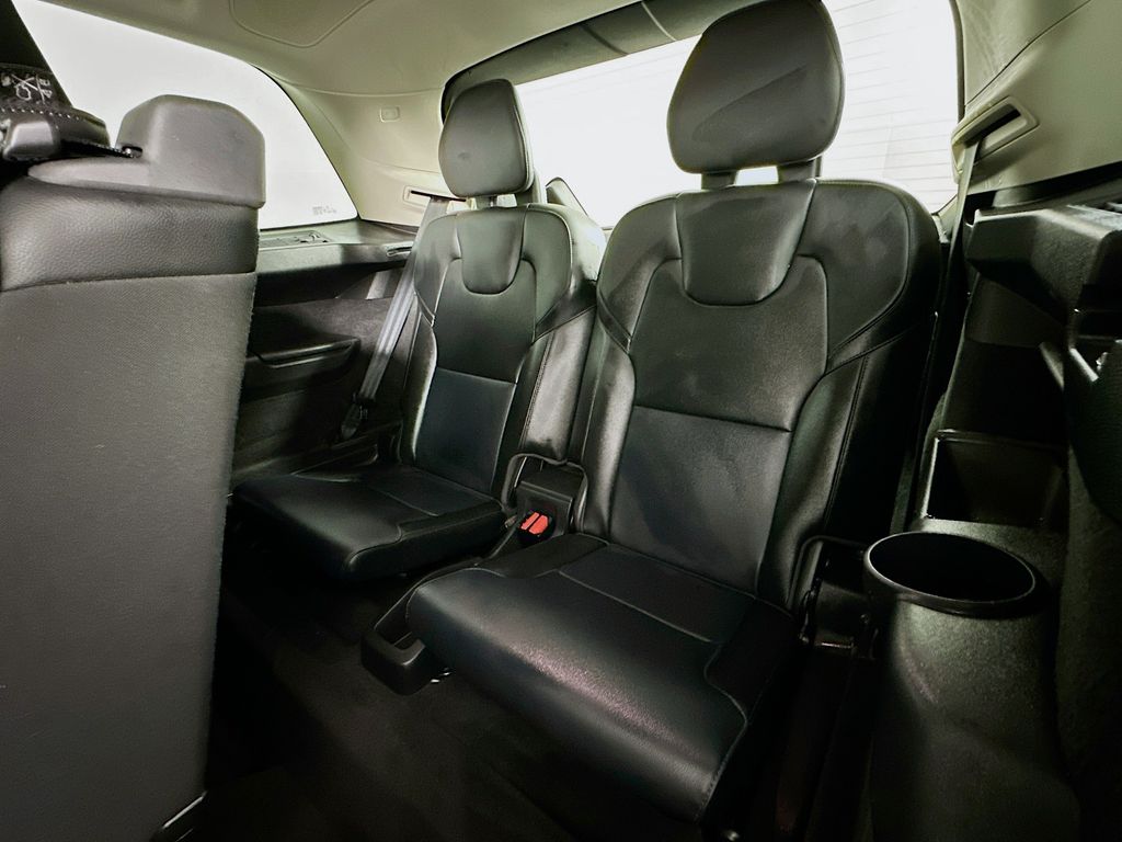 Thumbnail: 2020 Volvo XC90 - 28