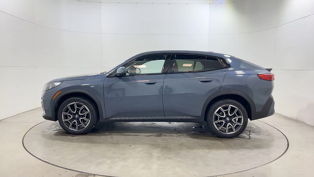 Thumbnail: 2025 BMW X2 - 5