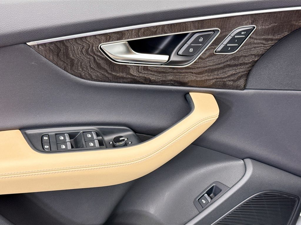 Thumbnail: 2026 Audi Q7 - 24