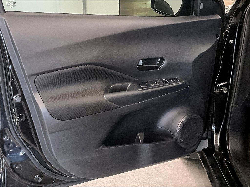 2022 Nissan Kicks — photo 9