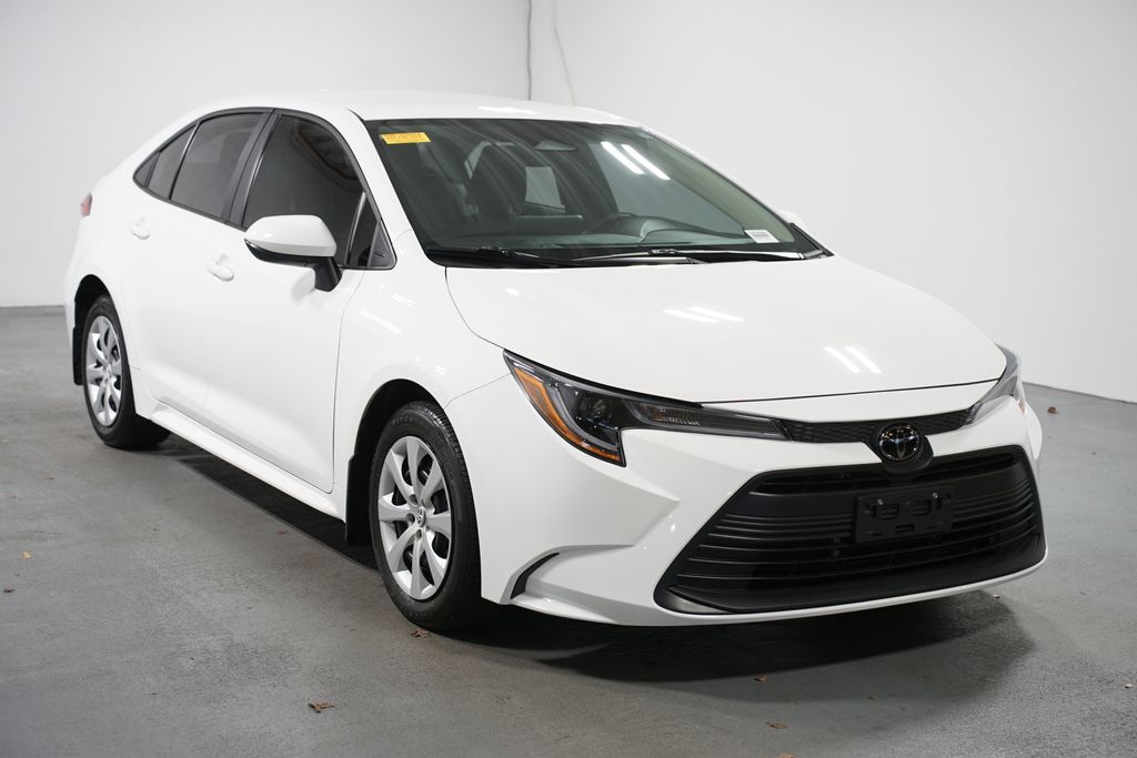 Thumbnail: 2025 Toyota Corolla - 3