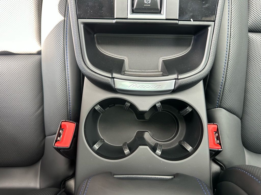 Thumbnail: 2026 Porsche Macan - 27