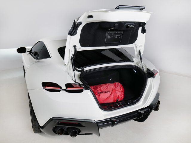 Used 2022 White Ferrari 3.9L V8 image 33