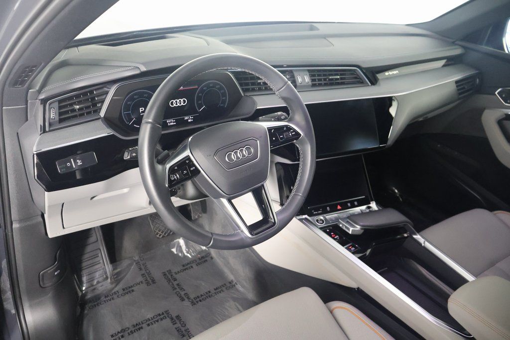 Thumbnail: 2024 Audi Q8 e-tron - 7